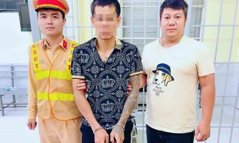 Bắt nam thanh niên tàng trữ ma túy khi đang tham gia giao thông trong đêm trên phố Đội Cấn