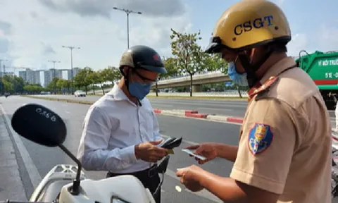 CSGT có được giữ căn cước công dân của người vi phạm hay không?