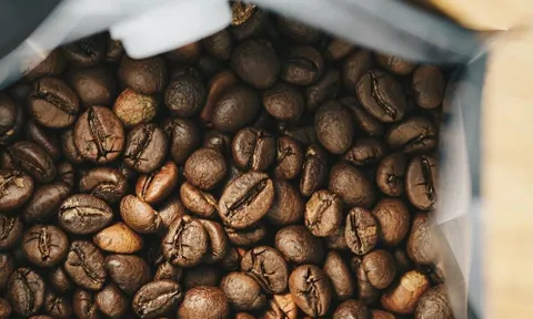 Vợ chồng Chủ tịch thoái hết vốn, điều gì đang xảy ra ở Cà phê Gia Lai?