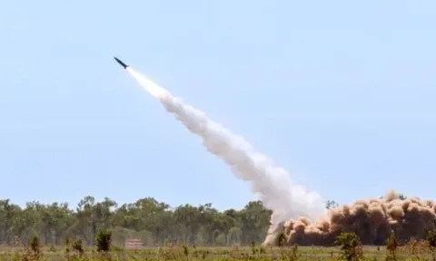 Mỹ phóng tên lửa đạn đạo liên lục địa Minuteman III đến đảo san hô Kwajalein