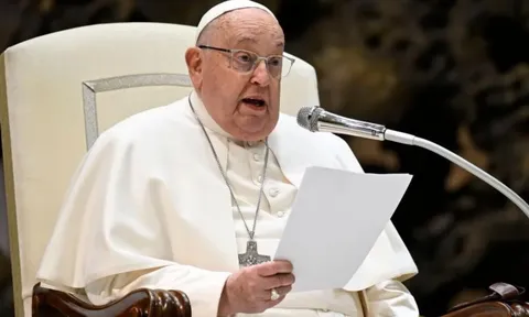 Giáo hoàng Francis đối mặt với tình trạng sức khỏe nguy kịch, hy vọng sớm phục hồi