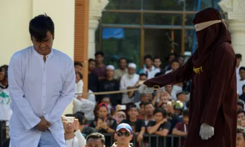 Indonesia: Hai sinh viên "no đòn' vì mối quan hệ đồng giới