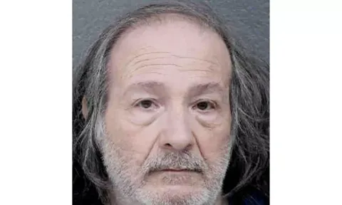 Kết án gã chồng bỏ mặc vợ nằm trên sàn suốt nhiều tháng trời, để bà qua đời trong căn phòng ngập ngụa rác thải