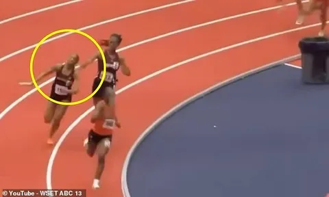 Clip: Giật mình khoảnh khắc VĐV bị tấn công bằng baton giữa cuộc thi chạy tiếp sức