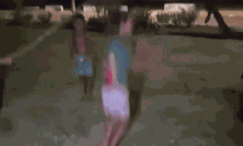 Clip: Nhóm trẻ "sử dụng" xác trăn làm dây nhảy, giới chức Australia vào cuộc điều tra