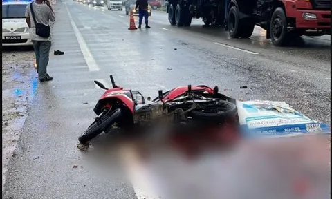 Tài xể tử vong thương tâm sau khi va chạm với xe tải, bị các phương tiện khác cán qua người