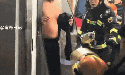 Clip: Hàng xóm phải gọi cứu hỏa vì nghe tiếng kêu cứu thảm thiết, hóa ra chỉ là cuộc "yêu" quá mãnh liệt