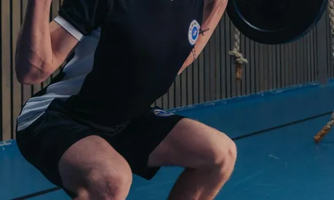 Gắng sức hoàn thành thử thách squat 2.000 cái, chàng trai nhận cái kết đắng