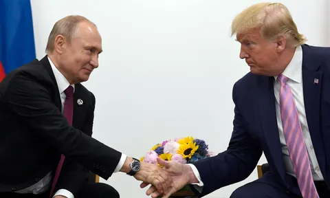Tức giận vì yêu cầu của ông Putin, Tổng thống Mỹ Donald Trump đe dọa áp thêm thuế với Nga