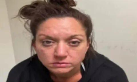 Bé trai 5 tuổi tử vong thương tâm vì uống nước táo pha ma túy, người mẹ bị buộc tội ngộ sát