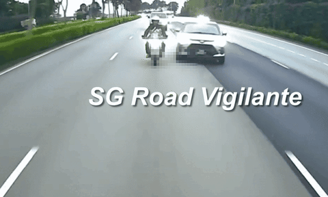 Clip: Va chạm kinh hoàng sau cú đánh lái “3 làn liền” của ô tô giữa cao tốc