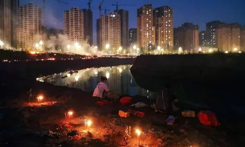 Tưởng cháy rừng ngày Thanh minh, hóa ra là lễ hội ma cổ truyền Trung Quốc
