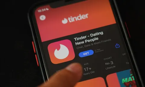Vạch trần âm mưu thuê "sát thủ" qua ứng dụng Tinder để giết bạn trai cũ của nữ thợ làm tóc có tiền sử đáng sợ