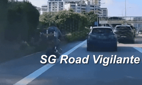 Clip: Xe máy cố vượt, không may bị Lexus quẹt ngã trên cao tốc khiến tài xế nhập viện