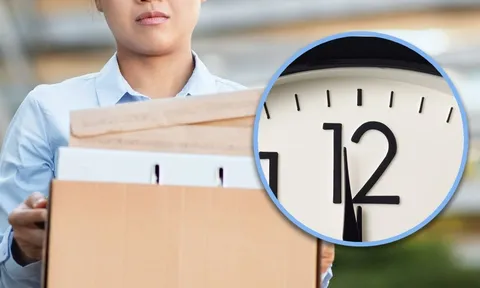 Chỉ về sớm 1 phút, mất luôn việc: Công ty bị “ném đá” vì quá khắt khe