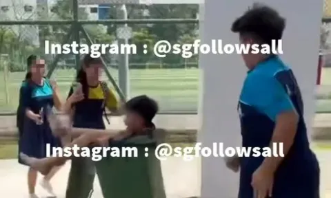 Phẫn nộ nhóm học sinh ném bạn vào thùng rác rồi đạp đổ: Nhà trường tuyên bố thẳng