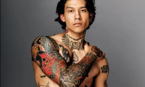 Từ chàng trai nướng pizza đến gương mặt gây sốt làng mốt Quốc tế: Cú "chuyển mình" ngoạn mục chỉ nhờ 1 bức ảnh