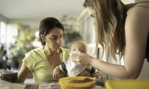 Con dâu ngán ngẩm trước hành động "áp đặt" này của mẹ chồng