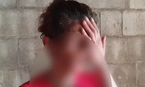 Vợ gọi dậy ăn sáng, chồng bỗng "điên tiết" đánh vợ chảy máu đầu