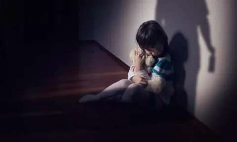 Tò mò mua nội dung ấu dâm trên mạng, cựu đô vật WWE đối mặt với án phạt nặng