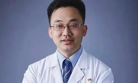 Bị vợ tố ngoại tình và bỏ mặc bệnh nhân, bác sĩ ngoại khoa hàng đầu ở Trung Quốc nhận trát sa thải