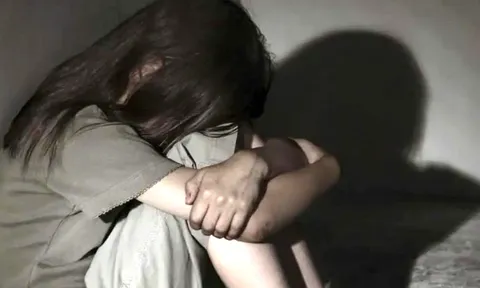 Người mẹ nhẫn tâm ép con gái 13 tuổi bán dâm để có tiền mua ma túy và trả nợ