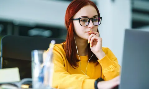 Gen Z biến thói quen lướt mạng thành tiền: Cài app, bán dữ liệu, nhận ngay tiền triệu mỗi tháng