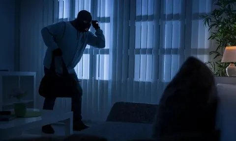 Dàn dựng vụ cướp giả, lấy trang sức của mẹ chồng đem đi "cắm", người phụ nữ đối mặt với bản án 20 năm tù