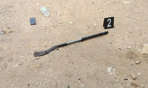 "Nó chưa từng tôn trọng tôi!": Người cha vác lưỡi hái giết "con rể tương lai" vì vô lễ