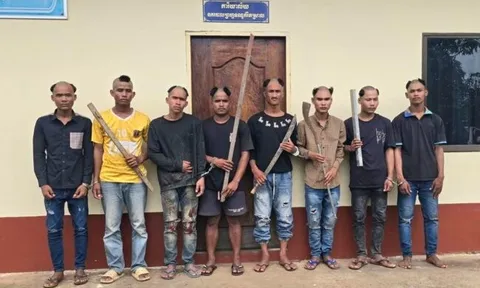 Hai băng nhóm bị bắt giữ sau trận hỗn chiến, điều đáng chú ý nhất lại là... mái tóc của các đối tượng