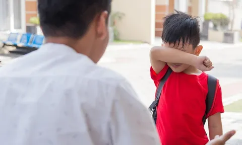 Bỏ nhà ra đi sau khi bị mắng, cậu bé 12 tuổi ân hận cả đời khi không kịp gặp bố lần cuối