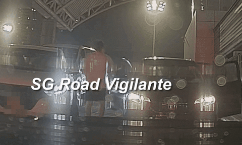 Clip: Hai tài xế va chạm, ẩu đả giữa cửa khẩu khiến giao thông ùn tắc nghiêm trọng