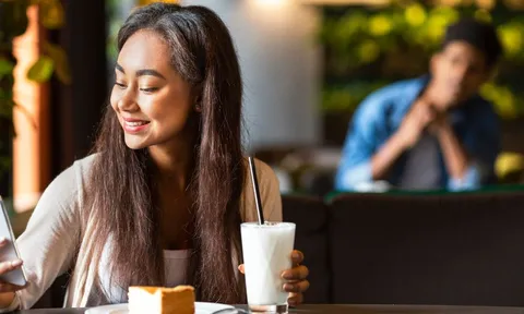 Liên tục bị quấy rối, lừa đảo: Phụ nữ dần quay lưng với ứng dụng hẹn hò vì quá mệt mỏi