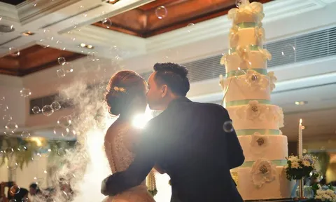 Tổ chức đám cưới hoành tráng cho con gái, giám đốc bị tố "bùng" tiền, lý do đưa ra khiến dân mạng phẫn nộ