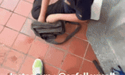 Clip: Bé trai 4 tuổi bị người lạ mặt tấn công dã man, hành vi sau đó của đối tượng khiến nhiều người kinh hãi