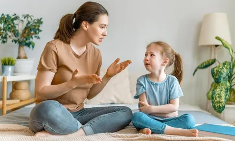 Tưởng chừng vô hại khi nói với con những câu này, nhưng lại khiến con ngày càng xa cách