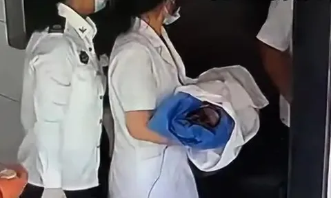 Đau bụng sau bữa trưa, cô gái đến viện rồi lặng người khi nghe bác sĩ nói đúng một câu này