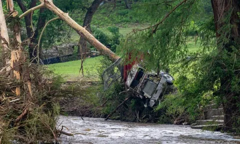 Thảm họa lũ lụt nghiêm trọng ở Texas: Ít nhất 104 người chết, hàng chục người mất tích