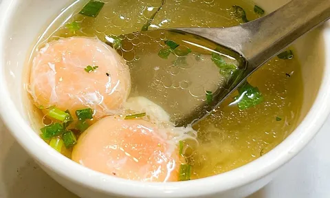 Truyền tai nhau ăn trứng gà để cải thiện "chuyện ấy", tăng cường bản lĩnh đàn ông: Bác sĩ lên tiếng cảnh báo