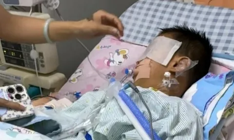 Ca mổ tưởng đơn giản khiến bé 3 tuổi chết não, gia đình nghẹn ngào “Nếu biết trước, tôi đã không ký”