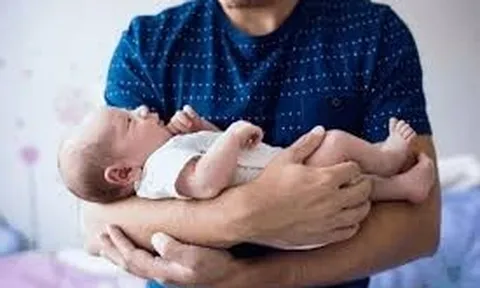 Ru con ngủ, bố vô tình khiến con 1 tuổi bị bại não suốt đời: Bác sĩ cảnh báo sai lầm nhiều cha mẹ mắc phải