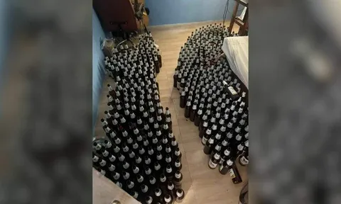 Ly hôn xong, người cha chỉ uống bia sống qua ngày, kết cục khiến con trai mãi ám ảnh