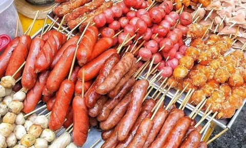 Mỗi lần ăn vặt vỉa hè, gan bạn đang “kêu cứu” mà không biết