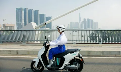 Dùng xe điện an toàn mùa mưa nắng thất thường: Những điều ai cũng nên biết