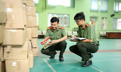 Bắc Ninh: Phá đường dây sách giáo khoa giả trước thềm năm học mới, thu giữ 185.000 bản, bắt giữ một giám đốc