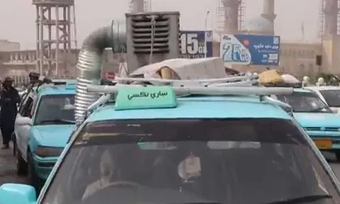 Điều hòa hỏng liên tục giữa trời nắng nóng, tài xế nghĩ ra cách làm mát độc đáo "có 1-0-2": "“Cái này thổi mát cả xe luôn!”