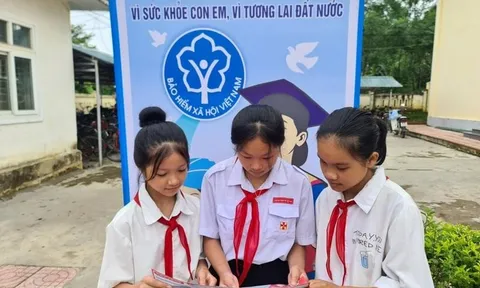 Học sinh, sinh viên sắp được hưởng thẻ bảo hiểm y tế từ thời điểm mới, mức hỗ trợ đóng tăng tối thiểu 50%, giảm hàng trăm nghìn đồng mỗi năm