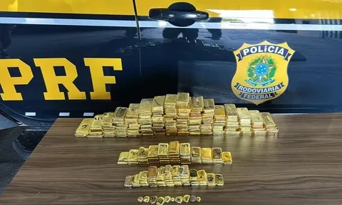 Dừng xe kiểm tra, cảnh sát sững sờ phát hiện hơn 100kg vàng giấu trong khoang bí mật của cặp đôi nổi tiếng mạng xã hội, hé lộ vụ việc khiến dư luận rúng động