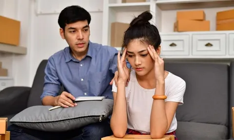 Chồng thất nghiệp suốt một năm, tôi hiểu thế nào là vừa ôm con nhỏ vừa "còng lưng" gánh cả gia đình, kiệt sức đến mức chỉ muốn buông xuôi