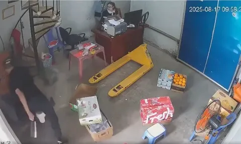 Hải Phòng: Lạnh người chứng kiến người đàn ông vung dao chém liên tiếp 3 người ở chợ hoa quả, công an đã bắt nóng nghi phạm